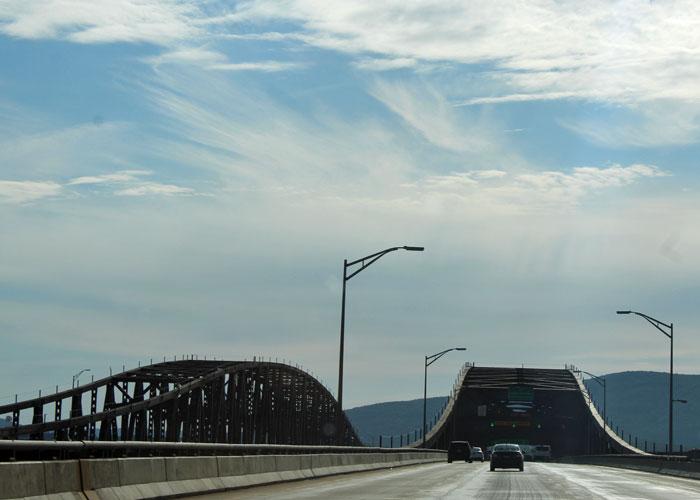 Weekend Tragedy: Multiple Suicide Attempts on Hudson River Bridges